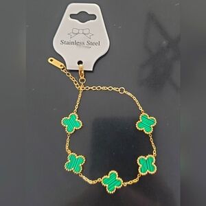 NWT - Stainless steel bracelet/anklet gold dipped, Green Four Leaf clover motif.